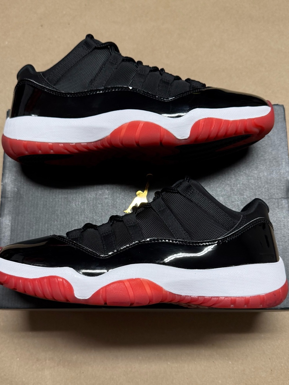 Nike Air Jordan 11 XI Retro Low Bred 2025 Mens size 9 Basketball Shoes Rare!